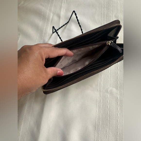 Michael Kors Chocolate Brown Wallet with Gold Plate - Picture 5 of 11